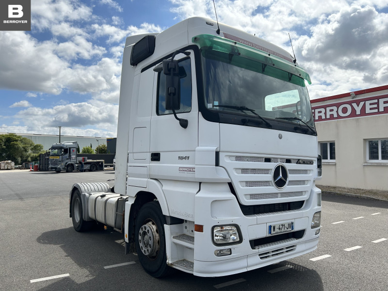 TRACTEUR ROUTIER MERCEDES -...